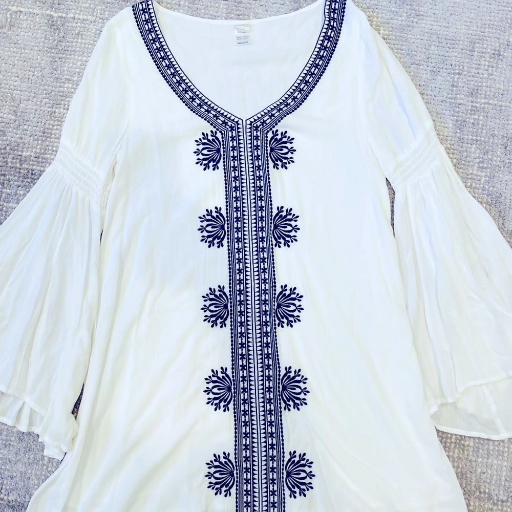 L*Space Sina Tunic - NWOT SZ M white and blue coverup
